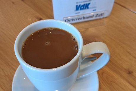 Eine Tasse mit Kaffee