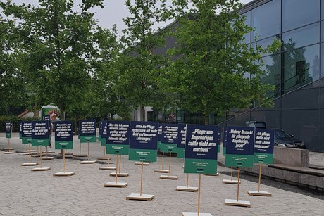 "stille Demo" Schilder