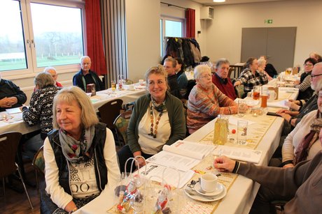 Teilnehmer*innen bei der Adventsfeier