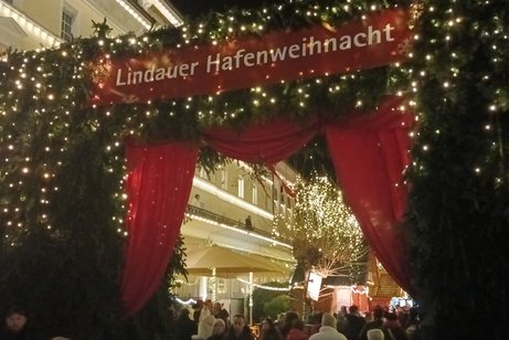 Wunderschöner Eingang zur Hafenweihnacht Wunderschöner Eingang zur Hafenweihnacht