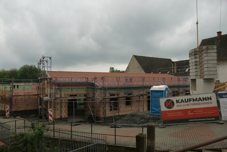 Bild zeigt den Rohbau vom Tagespflege an der Weed