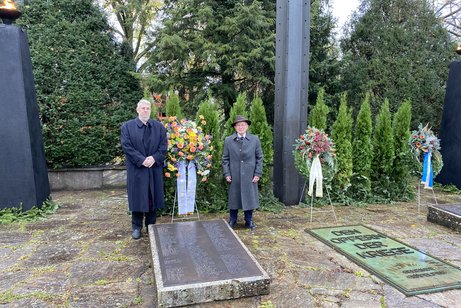 Volkstrauertag in Gräfelfing Kranzniederlegung anlässlich des Volkstrauertags