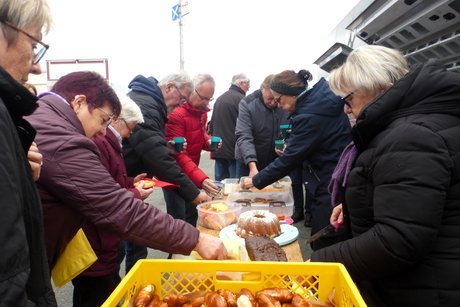 Die erste Rast Frühstückspause mit Kaffee und Kuchen