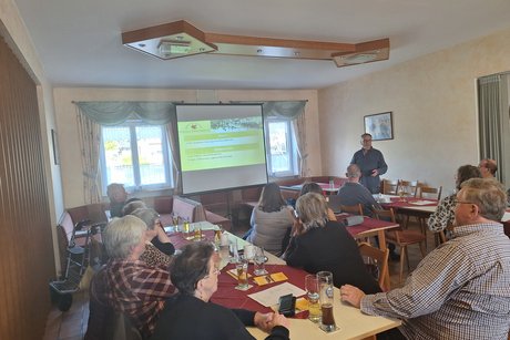 "Alle Bilder vorbehalten"