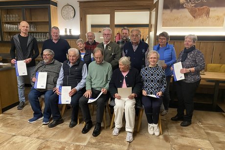 Gruppenfoto der geehrten Mitglieder