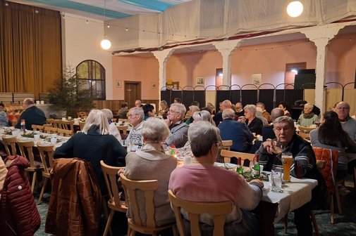 reichlich Gäste, schon vor Beginn der Veranstaltung 1