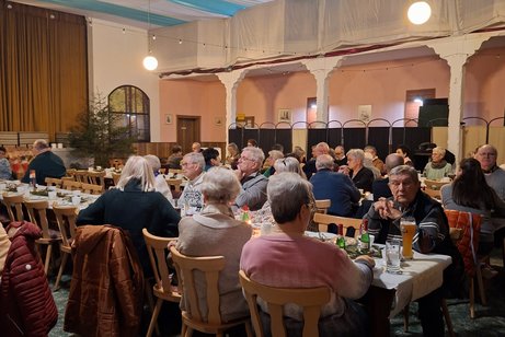reichlich Gäste, schon vor Beginn der Veranstaltung 1