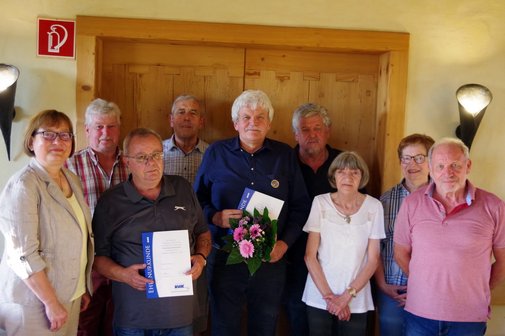 Geehrte und Vorstandsmitglieder des VdK Steinberg am 16. Juni im Gasthof Bauernhannla. Von links: VdK-Kreisvorsitzende Susanne Daum, Thomas Zeus, Klaus Barnickel, Franz Weisser, Wolfgang F&ouml;rtsch, Klaus Gerber, Edeltraud M&uuml;ller, Doris Zeitler, Roland Freund.