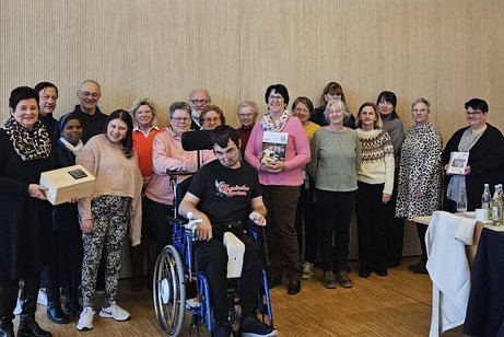 Vertreterinnen der Frauen besuchen Barmherzige Brüder in Algasing Vertreterinnen der Frauen besuchen Barmherzige Brüder in Algasing