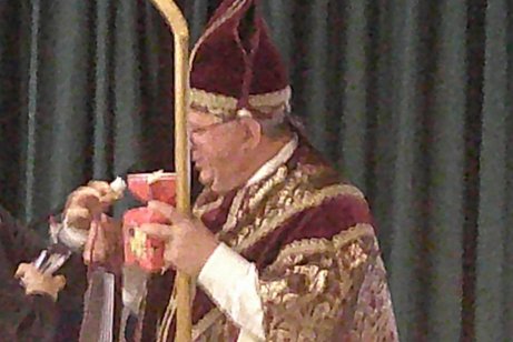 Der Nikolaus bei der Weihnachtsfeier beim VdK Der Nikolaus hält seine Ansprache