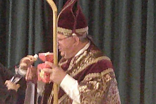 Der Nikolaus hält seine Ansprache