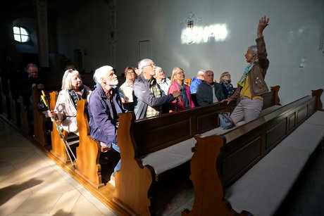 Die Teilnehmer erfahren genaueres &uuml;ber die Kapelle St. Martin am Hospital zum Heiligen Geist