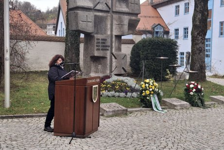 Kranzniederlegung 2025 Ansprache zur Kranzniederlegung von Vera Huschka