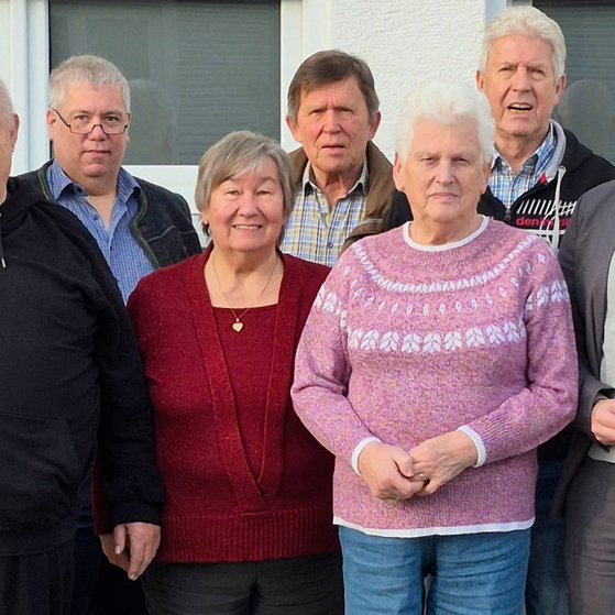 Ortsvorstand des VdK Ortsverband Vöhringen Auf dem Bild zu sehen ist die Ortsvorstandschaft, abgebildet sind von links: Franz Bühl, Peter Gangl, Rolf Birkner, Brigitte Gangl, Anton Schwarz, Helga Bühl, Rupert Dorer, Nico Cesare, Dieter Gruss