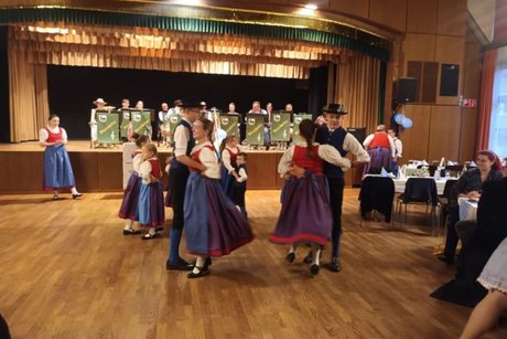 Kindergruppe des Trachtenvereins Auerbach