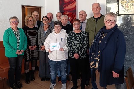 Die am 26.02.2026 neu gew&auml;hlte Vorstandschaft. Mit auf dem Bild: Kreisgesch&auml;ftsf&uuml;hrer Thomas D&ouml;hler und B&uuml;rgermeister Bernd Sommer.