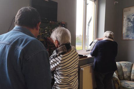 Beim Anschluss von 2 Kabeln wurde der Gruppe eine Zahlenkombination angezeigt.