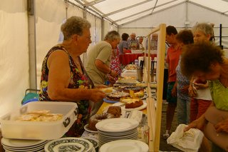 Am Kuchenbüffet