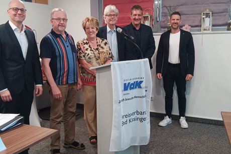 von links: Dr. Dirk Vogel OB Stadt Bad Kissingen, ehemaliger Kreisvorsitzender Engelbert Roith, Brigitte Meyerdierks stv. Landrätin, Michael Pausder LGF VdK München, Carsten Vetter BGF VdK Unterfranken, Steve Metz KGF VdK Bad Kissingen von links: Dr. Dirk Vogel OB Stadt Bad Kissingen, ehemaliger Kreisvorsitzender Engelbert Roith, Brigitte Meyerdierks stv. Landrätin, Michael Pausder LGF VdK München, Carsten Vetter BGF VdK Unterfranken, Steve Metz KGF VdK Bad Kissingen