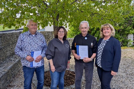 Abgebildet sind zwei Jubilare mit der Ortsvorsitzenden und der Kreisgeschäftsführerin