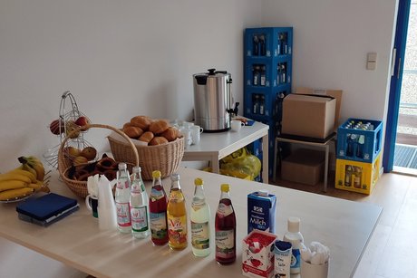 Für das leibliche Wohl ist mit Kaffee und Kuchen, kühlen Getränken, Laugengebäck und Obst bestens gesorgt