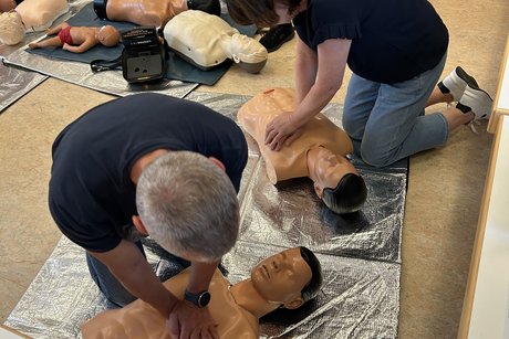 Sitzen die Handgriffe richtig Sitzen die Handgriffe richtig