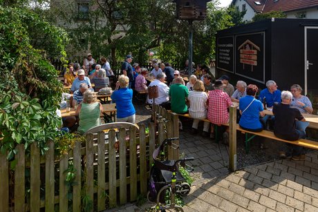 Gössenreuther Hofladen Die Wandergruppe macht Brotzeit