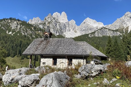 Kapelle Maria am Steineggl, im Hintergrund die Bischofsmütze