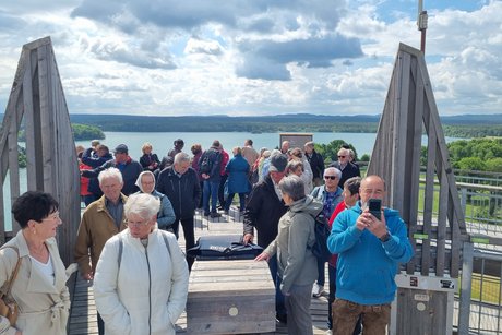 Jahresausflug des VdK : Von Steinberg am See bis zu den Schwandorfer Felsenkellern Jahresausflug des VdK : Von Steinberg am See bis zu den Schwandorfer Felsenkellern