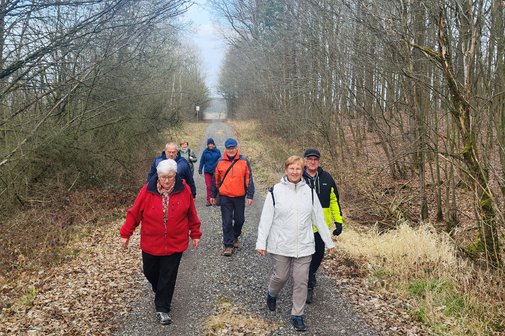 Wanderer auf den Weg zur Einkehr