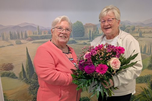 von links: Helga Hinterberger, Kreisvorsitzende Rosina Maria von Roennebeck