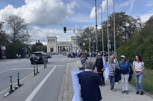 Zusammen stehen Zusammen gehen