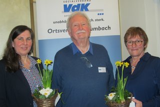 Gruppenbild mit Frau Chantal Ryssel (Bunter Kreis), Herr Karl- Heinz Heberle, Frau Jacqueline Gräubig (bunter Kreis)