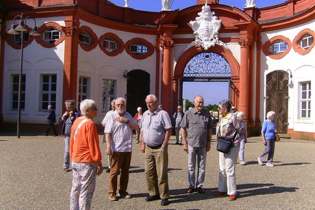 Weg zum Schloss Seehof