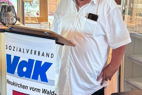 Der Vorsitzende Johann Liebl er&ouml;ffnet die Jahreshauptversammlung