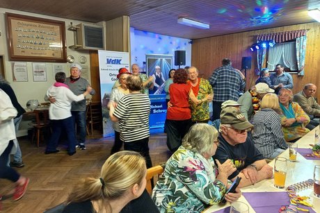 Michael Schreyer an den schwarzwei&szlig;en Tasten fand den richtigen Ton