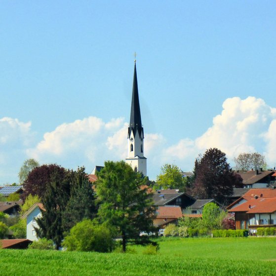 Griesst&auml;tt Ansicht von S&uuml;den im Zentrum die Kirche