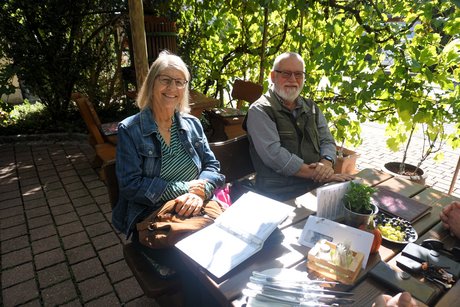 Teilnehmer beim Mittagessen im Landgasthof Taubertal