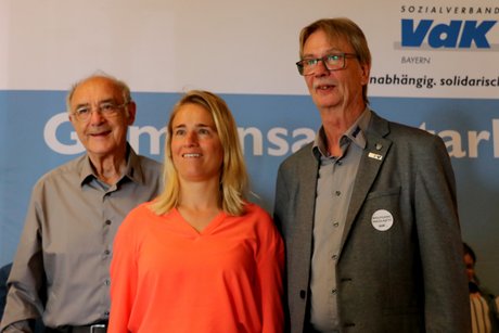 v.l. Herbert Schwarz, Verena Bentele, Wolfgang Mikolajetz - diskutierten bei der VdK-Kreisdelegiertenkonferenz in Mettenheim