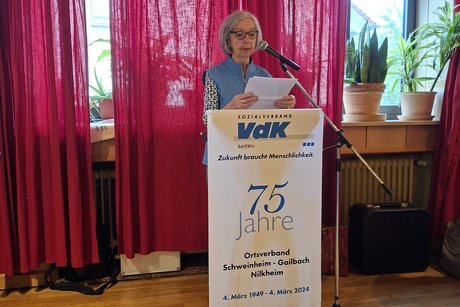 Der Vortrag "Danke" (für die Mütter) von Christina Mertel Der Vortrag "Danke" (für die Mütter) von Christina Mertel