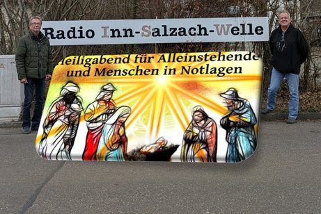 Wolfgang Mikolajetz und J&uuml;rgen Zabelt berichten im Lokalsender ISW &uuml;ber das Heiligabendessen