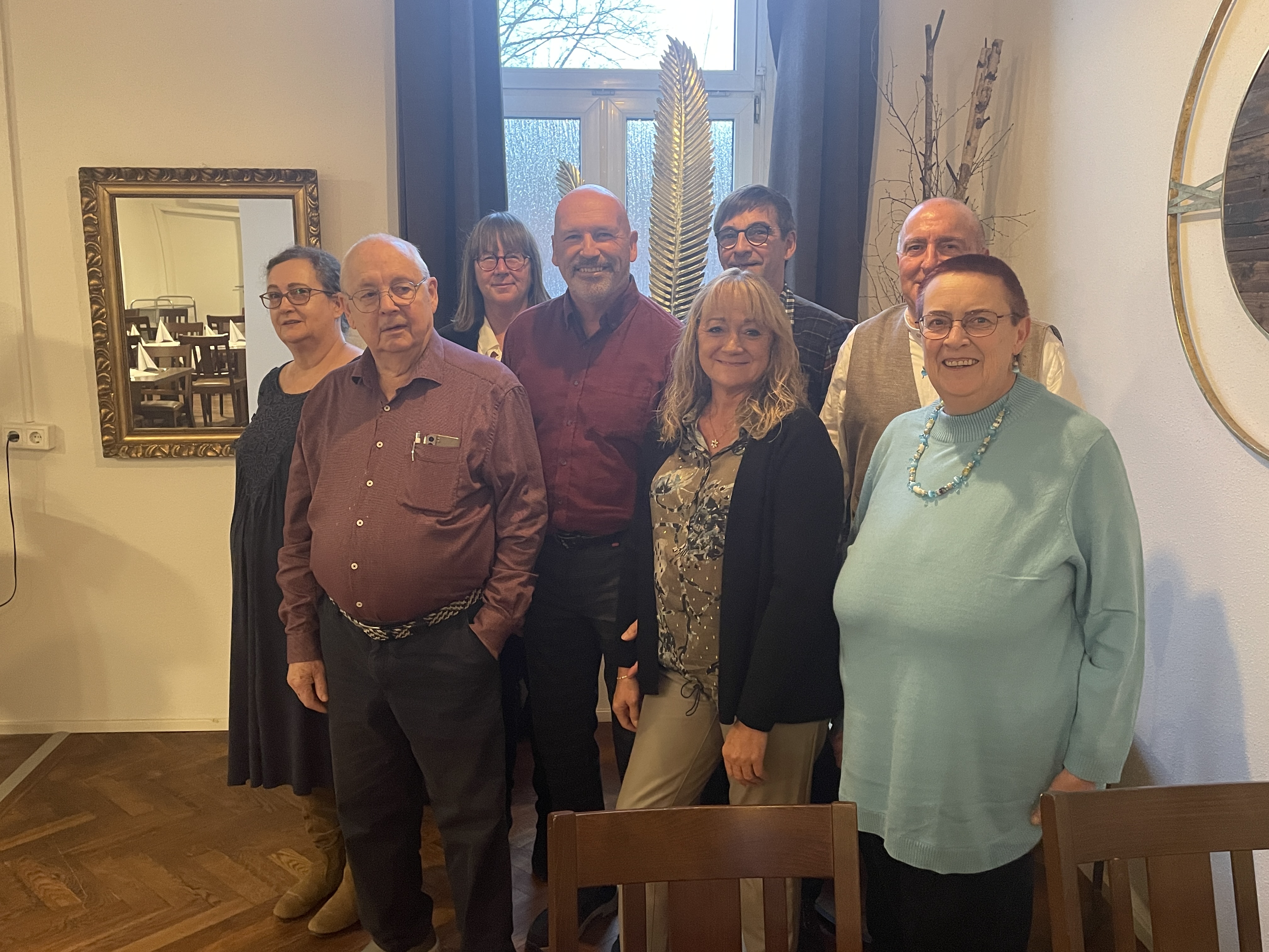 (v.l.n.r.) Patricia Haunschild, Jürgen Löbenfelder, Suzanne Schattenhofer, Richard Rottler, Manuela Rottler, Udo Schneider, Jürgen Roith, Dagmar Roith