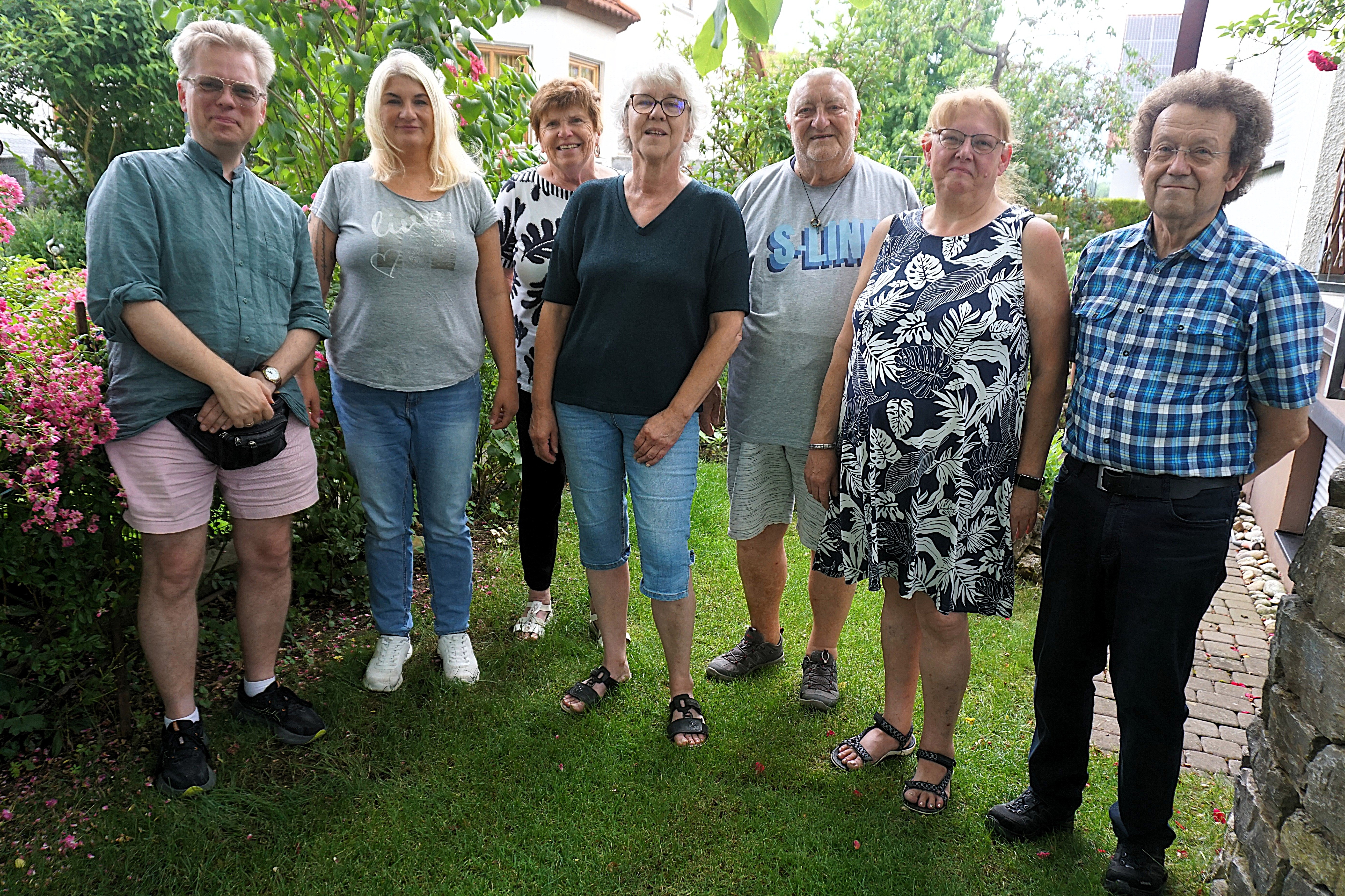 Auf dem Bild sieht man die Vorstandsbesetzung von links. Manuel de Roo, Eva-Maria Gall, Elisabeth Lauger-Schaaf, Elisabeth Kauschke, Werner Baier, Silvia Noetzel, Alfons Obernhuber. Nicht auf dem Bild ist Wolfgang K&ouml;llner.