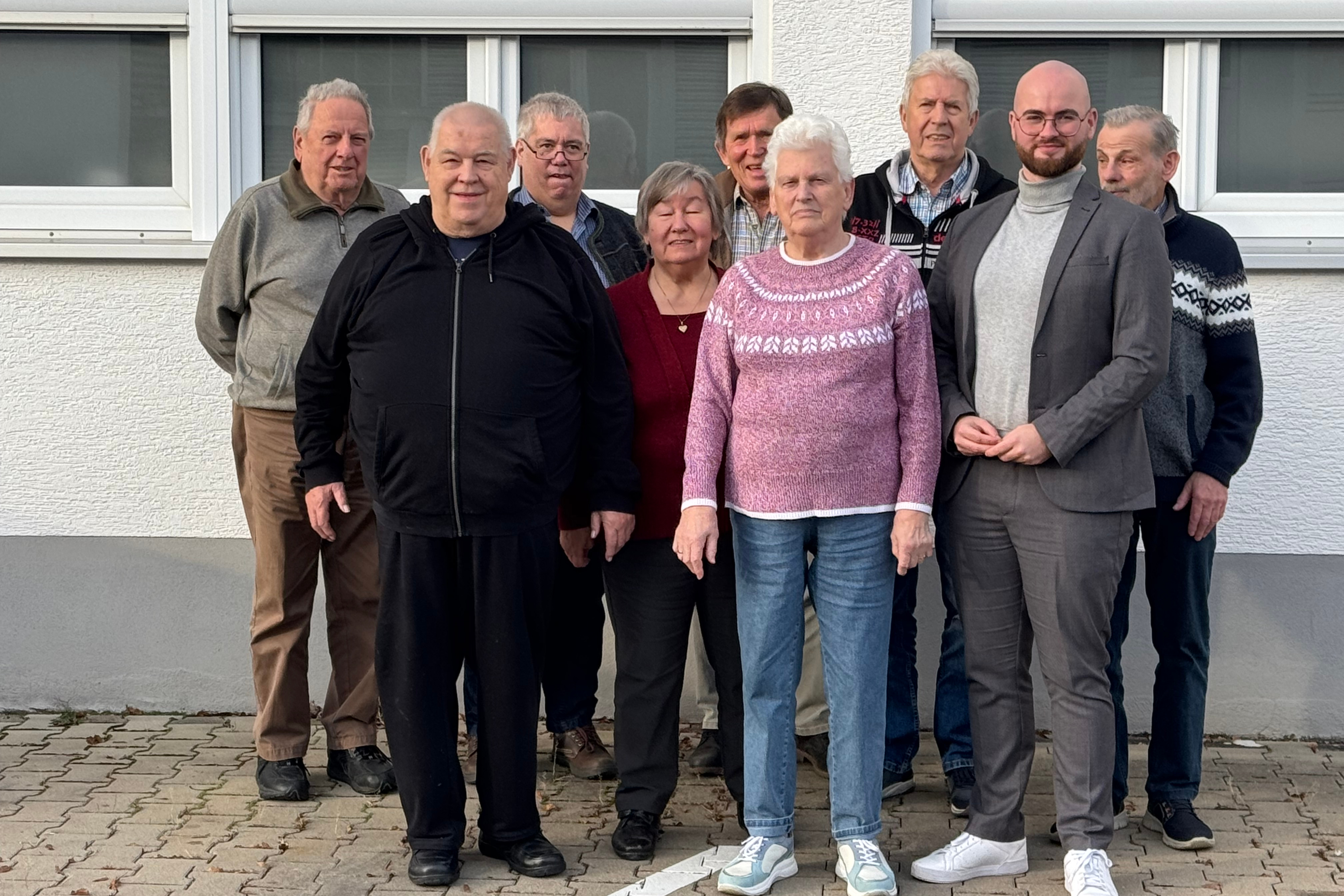 Ein Bild der Ortsvorstandschaft. Von links an zu sehen sind: Franz B&uuml;hl, Peter Gangl, Rolf Birkner, Brigitte Gangl, Anton Schwarz, Helga B&uuml;hl, Rupert Dorer, Nico Cesare, Dieter Gruss
