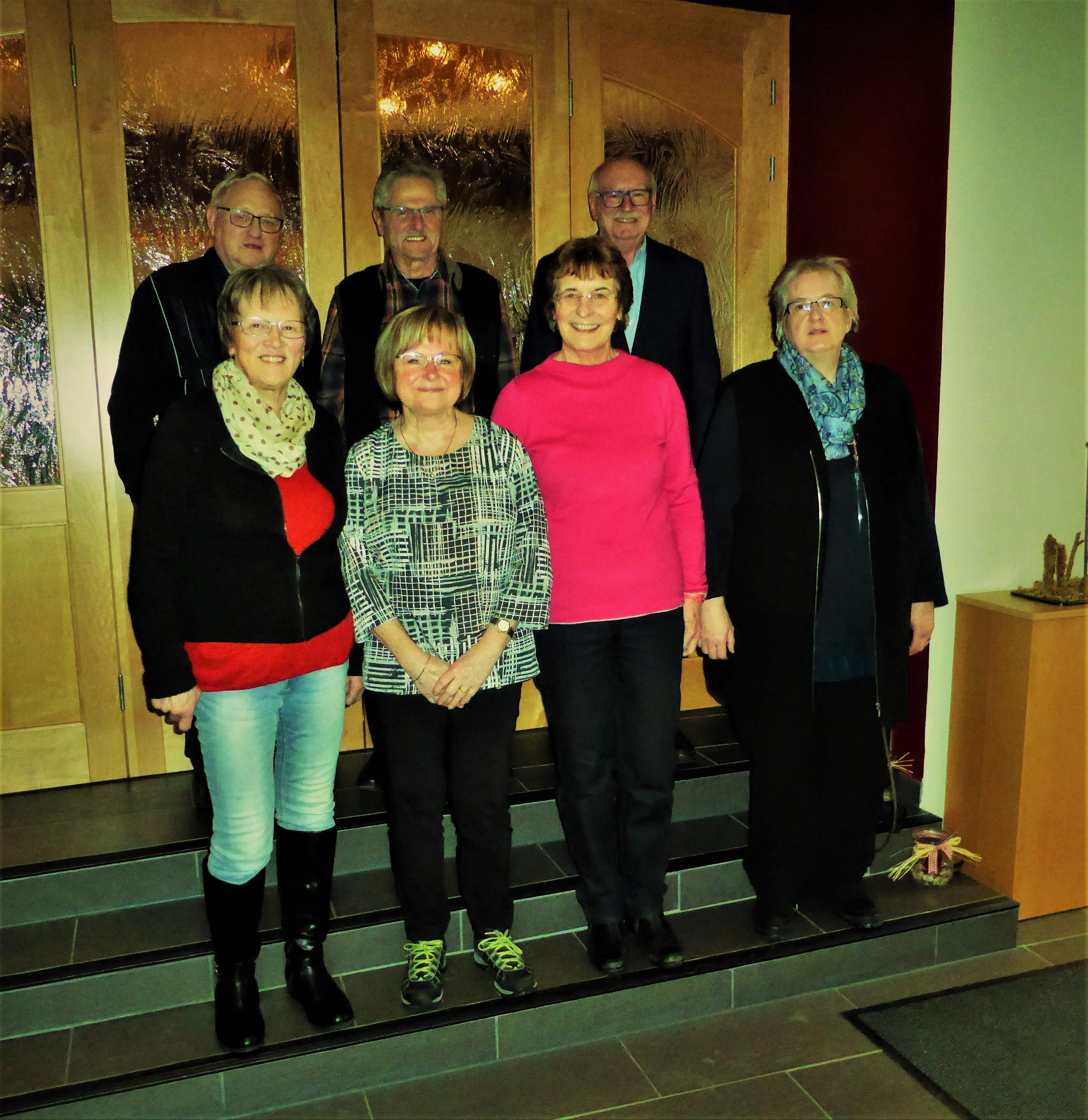 Vorne von links: Heidi Schmidt (Betreuerin), Regina Ullmann (Beisitzerin), Helga Steinbruckner (Kassiererin), Elisabeth Greger (Schriftführerin) Hinten von links: Jakob Küffner (Beisitzer), Hans-Peter Schmidt (2. Vorsitzender), Bernd Steinbruckner (1. Vorsitzender)