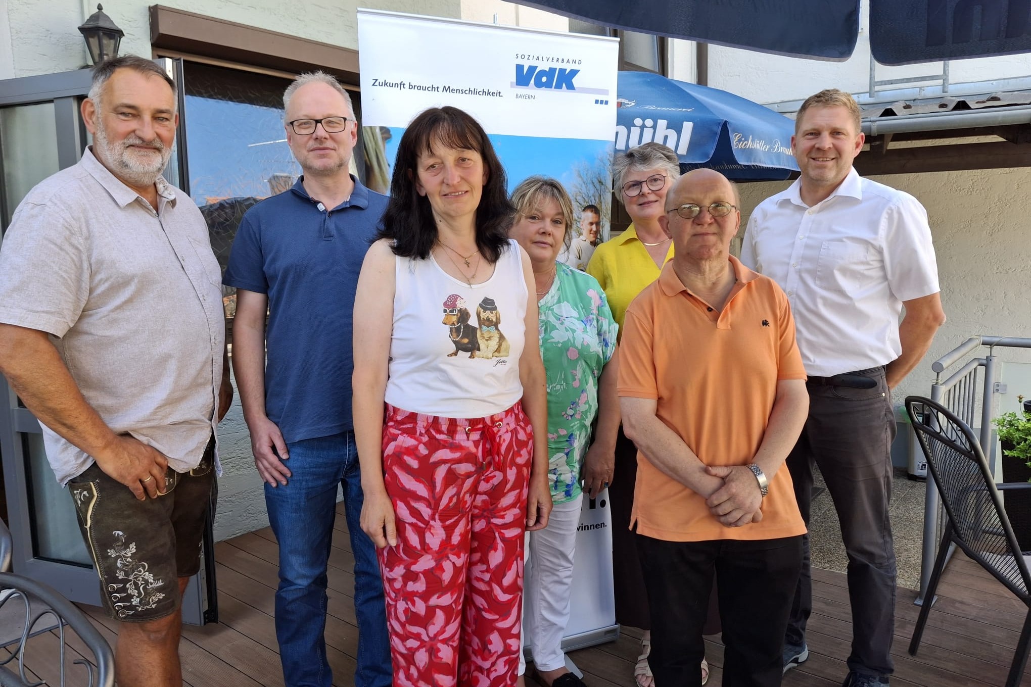 Das Bild zeigt die neue Vorstandschaft zusammen mit dem B&uuml;rgermeister