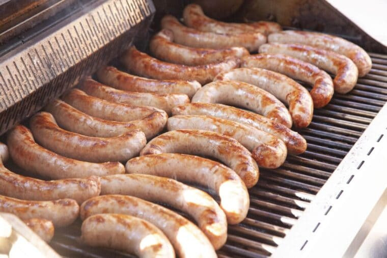 Bratw&uuml;rste auf dem Grill