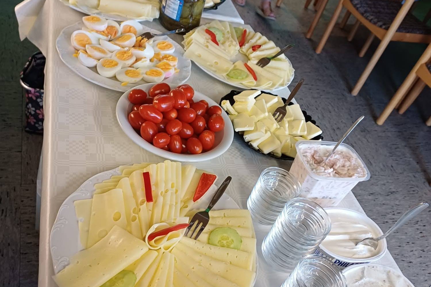 Foto von den angebotenen K&ouml;stlichkeiten beim VdK-Fr&uuml;hst&uuml;ck