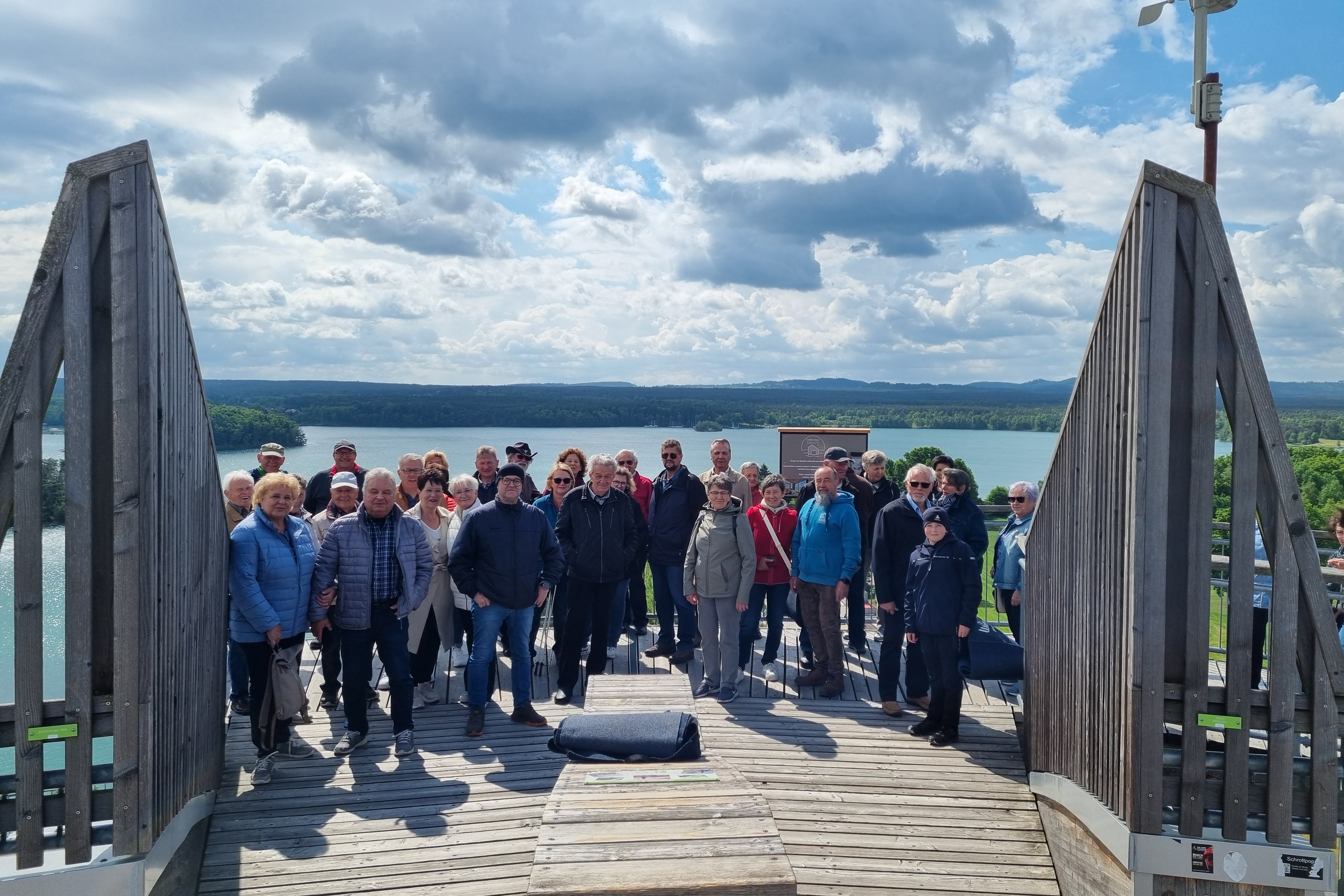 Jahresausflug des VdK : Von Steinberg am See bis zu den Schwandorfer Felsenkellern Jahresausflug des VdK : Von Steinberg am See bis zu den Schwandorfer Felsenkellern