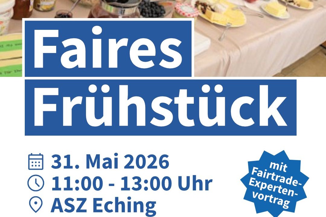Langer Tisch, gedeckt mit fairen Fr&uuml;hst&uuml;cksprodukten, wie Obst, Brot, Cerealien, Honig, Butter usw.